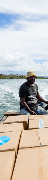 160x600 boat man